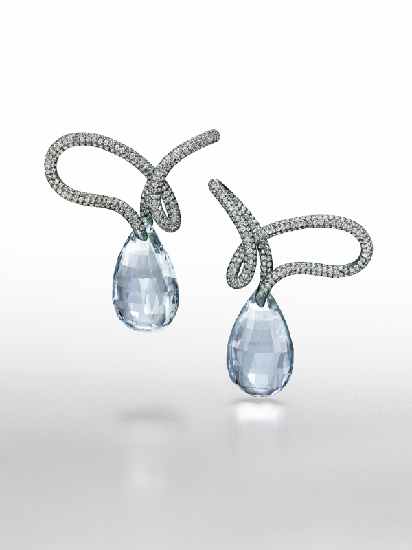  "Tie that Knot" earrings in titanium with 56.17 carats of aquamarine&nbsp;briolettes and 4.72 carats of diamonds.&nbsp; 