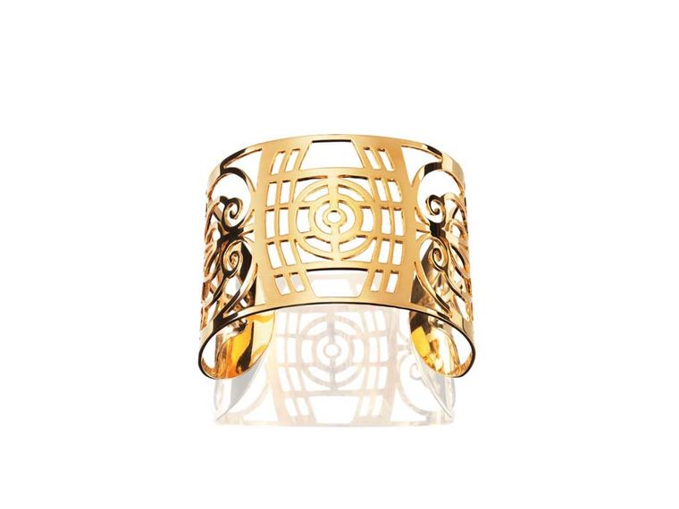 Efva debuted her new Barcelona collection at COUTURE this year and we're hot for this Art Deco-inspired gold cuff. 