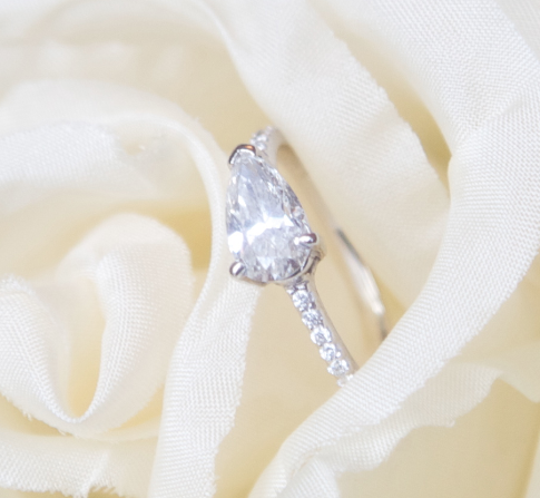  Talya's gorgeous Sharon Khazzam-designed engagement ring.&nbsp; 