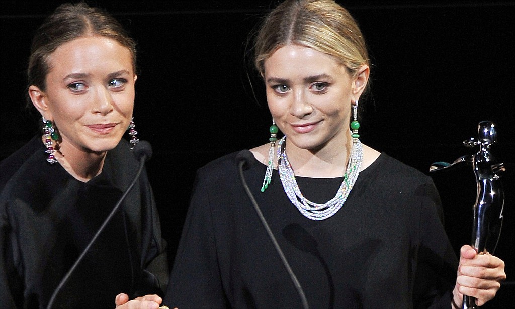  Mary-Kate and Ashley Olsen in Sidney Garber – the brand they most often wear to formal events.&nbsp; 