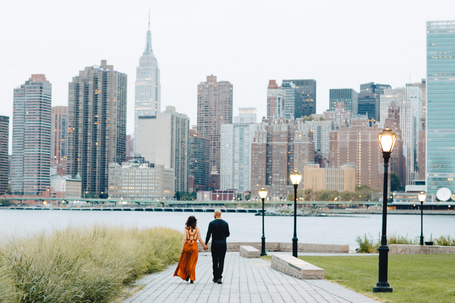 Brooklyn NYC Wedding Photographer Boris Zaretsky Engagement in Gantry Park_B2C5652.jpg