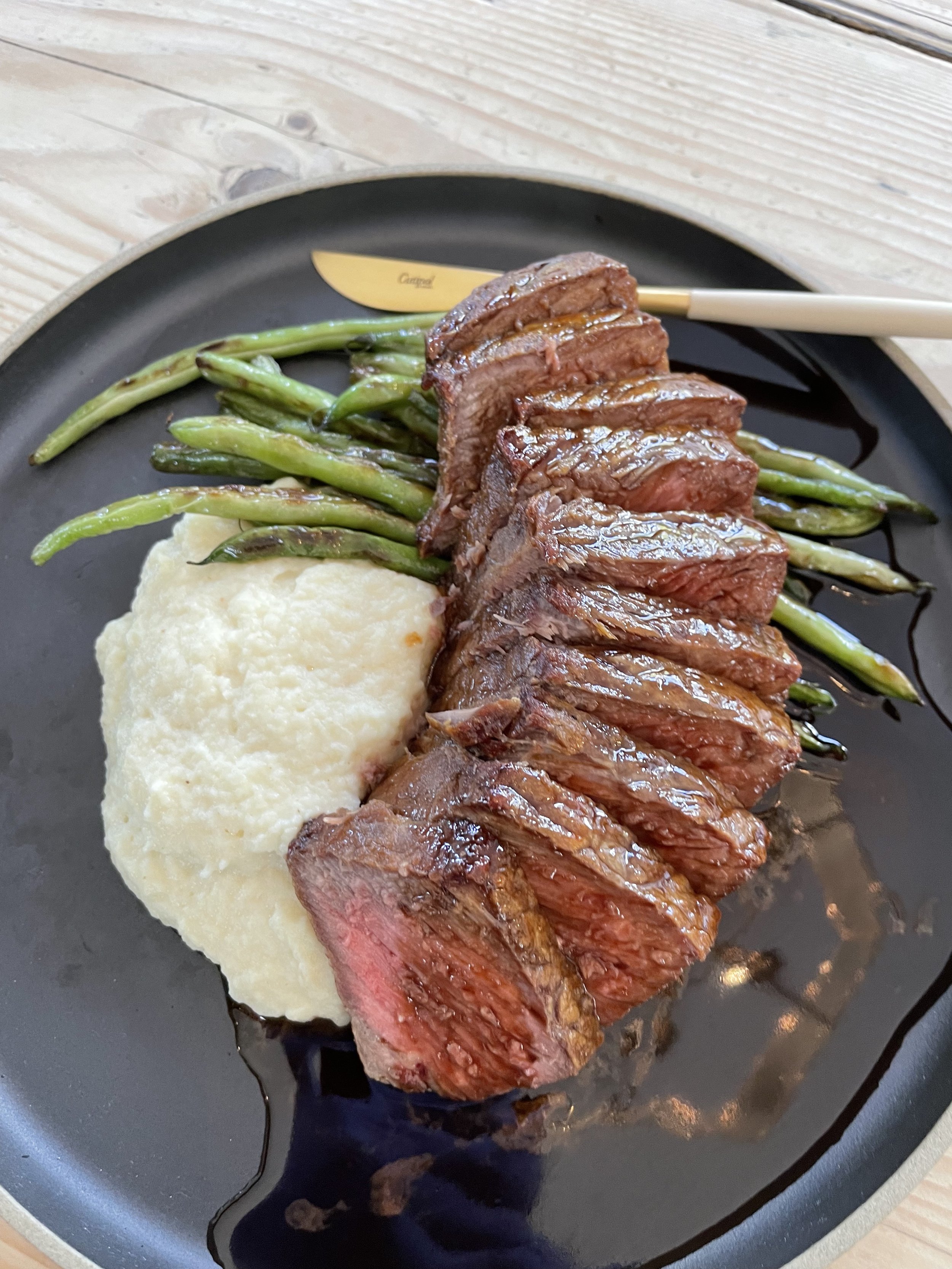 macros and calorie specific meal - balsamic bison with cauliflower mash and blistered green beans
