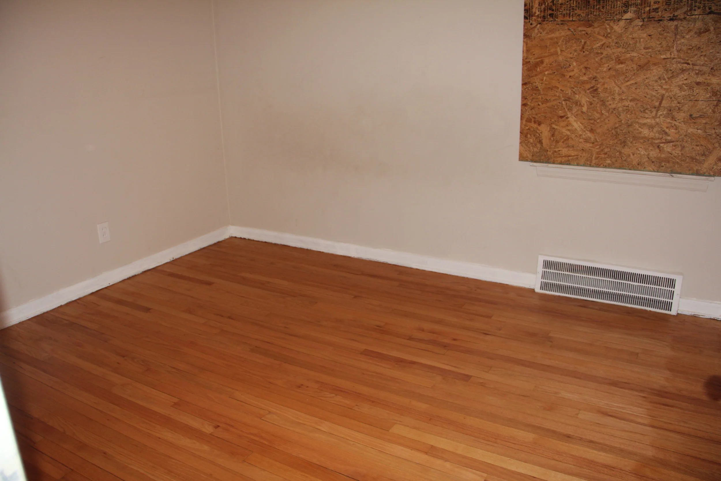 19475 Stoeple Bedroom 2.jpg
