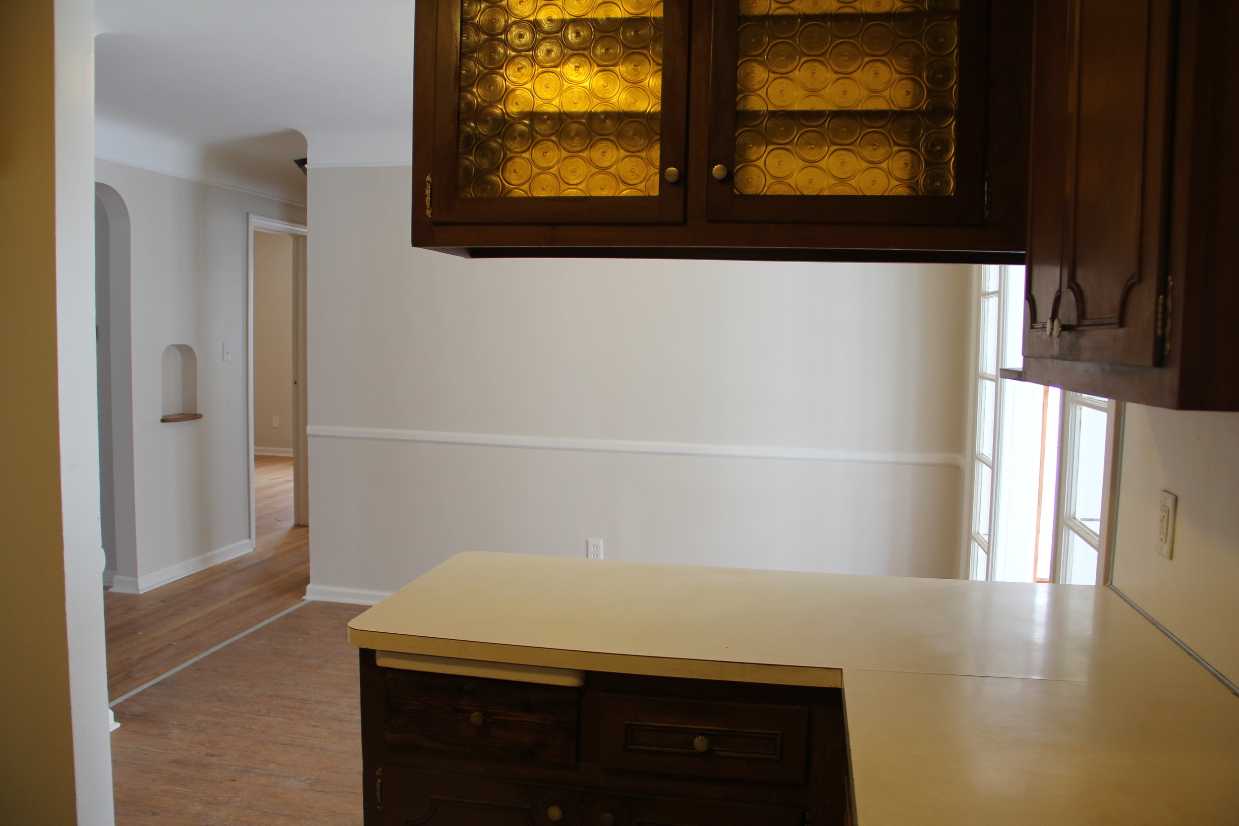 Cabinets:Dining room.JPG