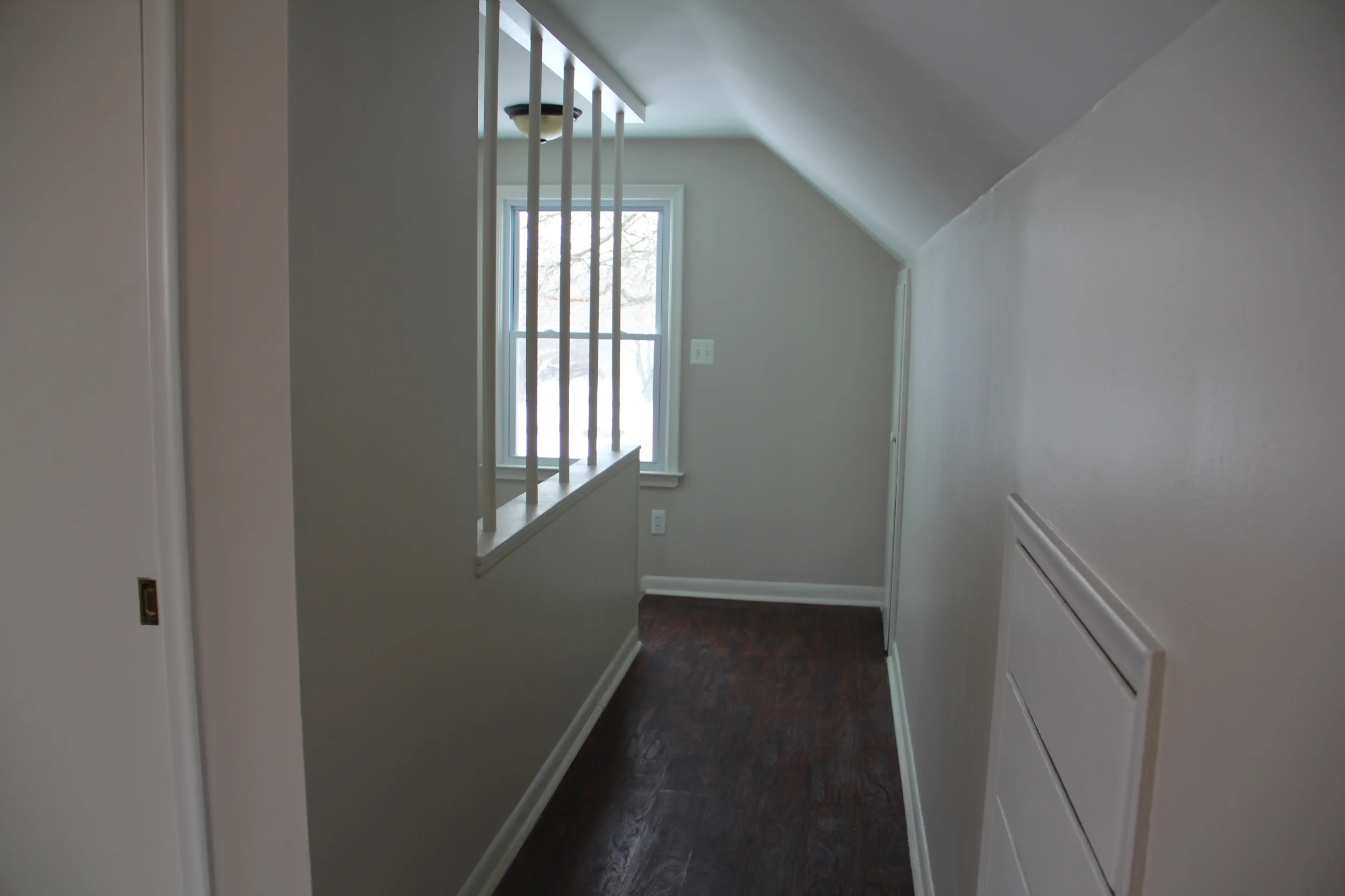 master bedroom-hallway (2).JPG