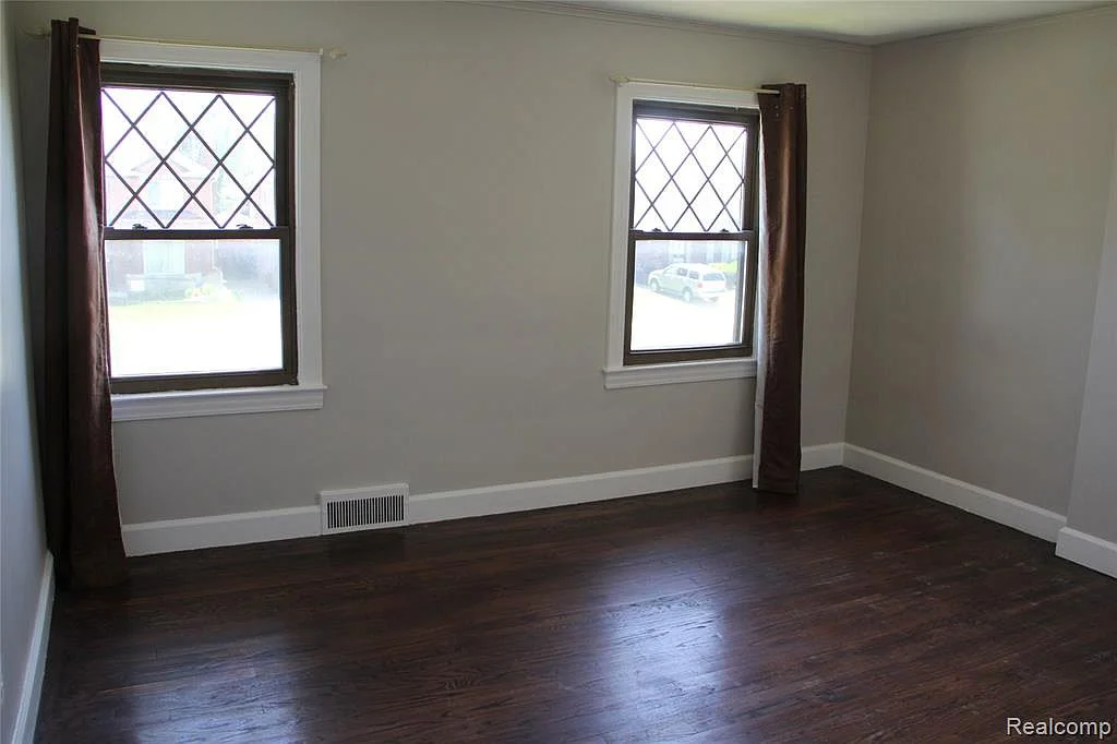 Northlawn bedroom.jpg