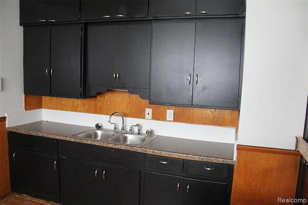 18315 Prairie Kitchen.jpg