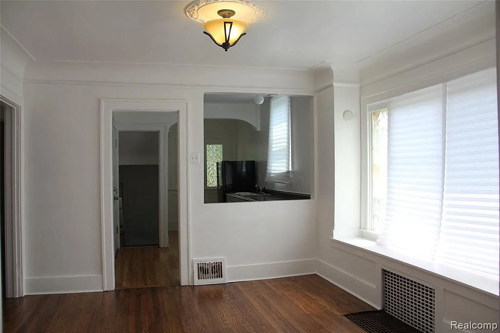 212 Marlborough Dining.jpg