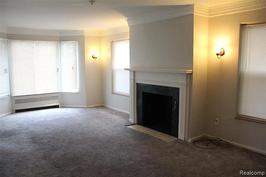 17133 Roselawn-lower Living Room 2.jpg
