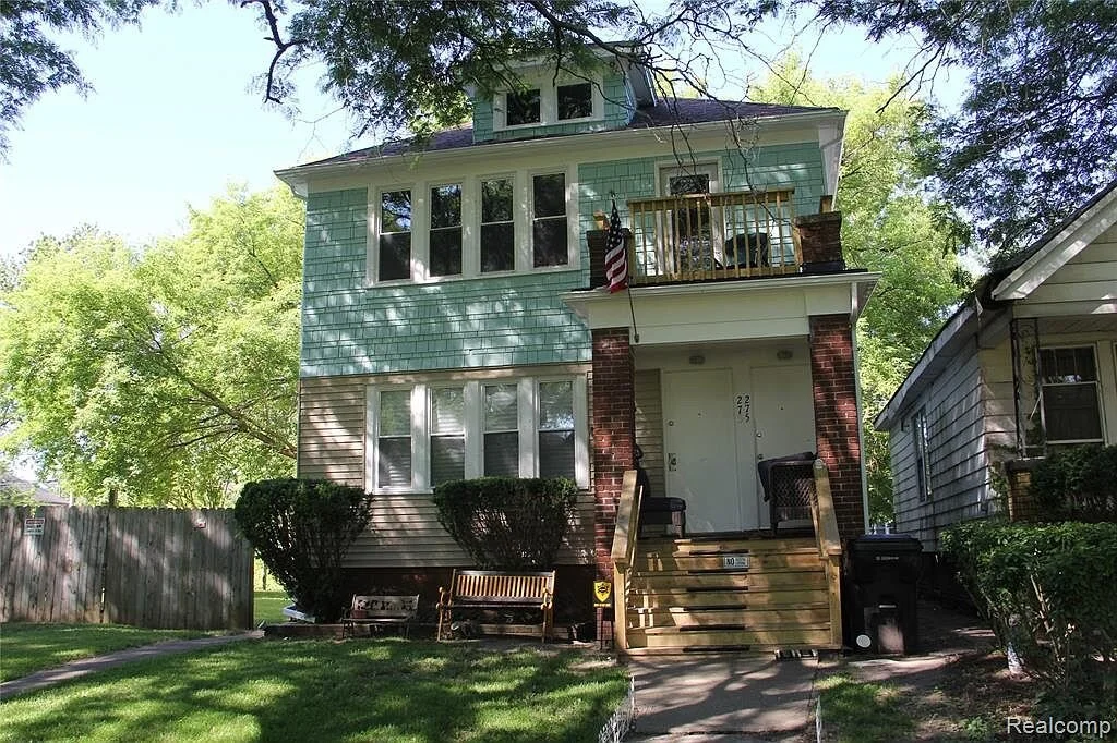 273 Manistique Front.jpg