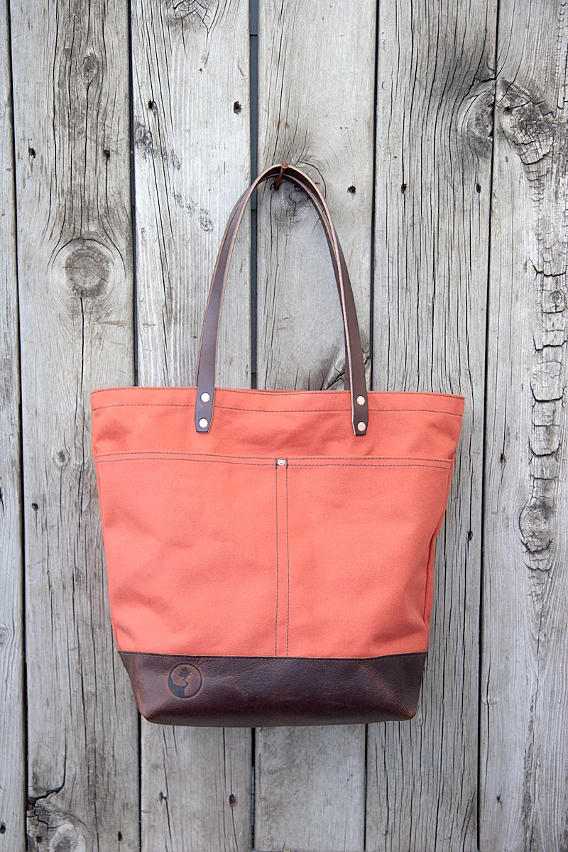 Market-Tote_Terra-Cotta-Deluxe-with-Clutch-Insert_Front.jpg