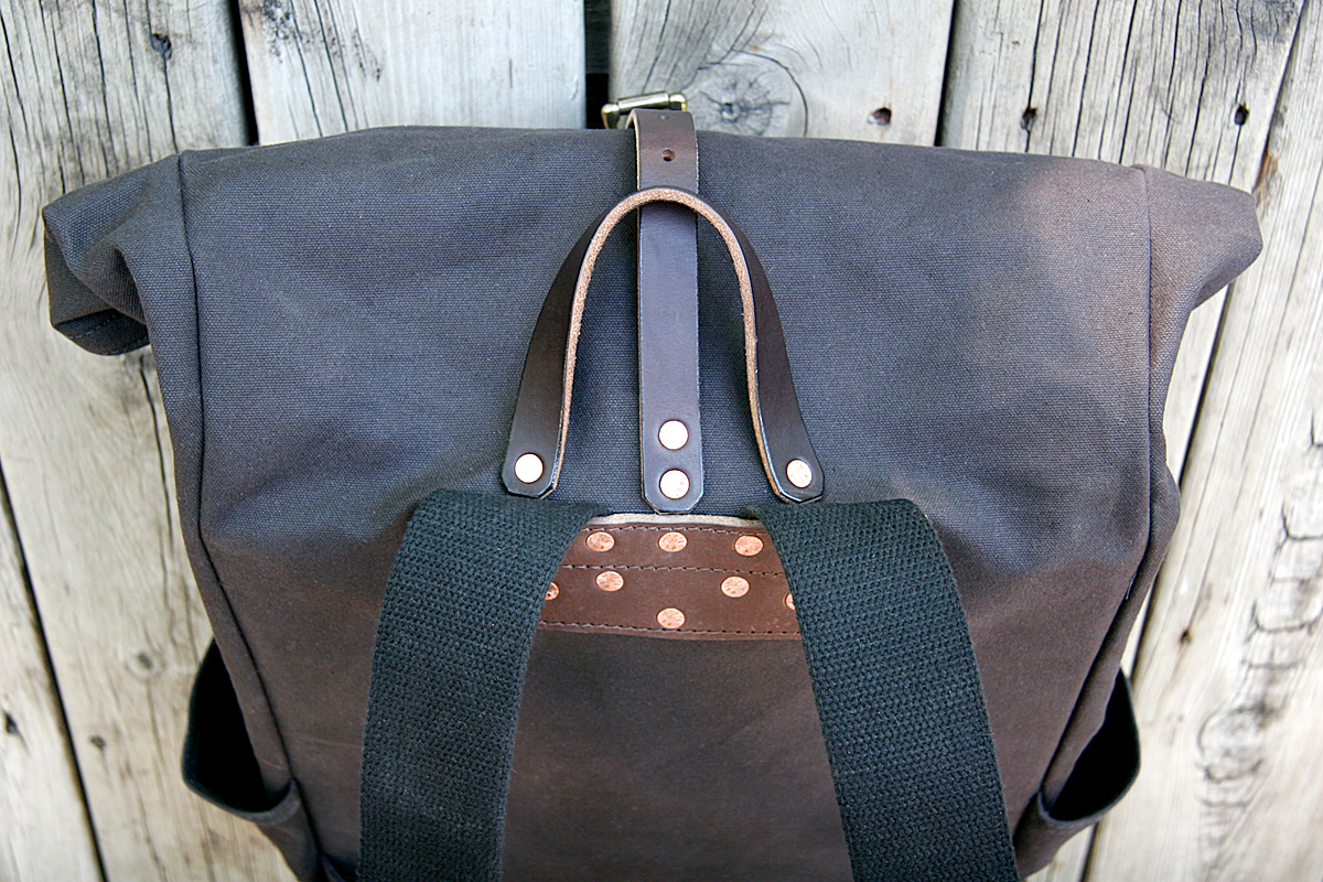 Isabella-Rolltop-2.0_Espresso_Back_Details.jpg