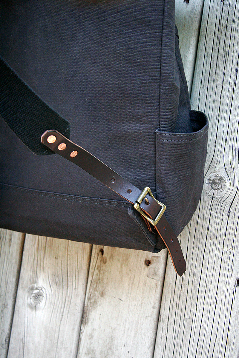 Isabella-Rolltop-2.0_Espresso_Shoulder-Strap-Detail.jpg