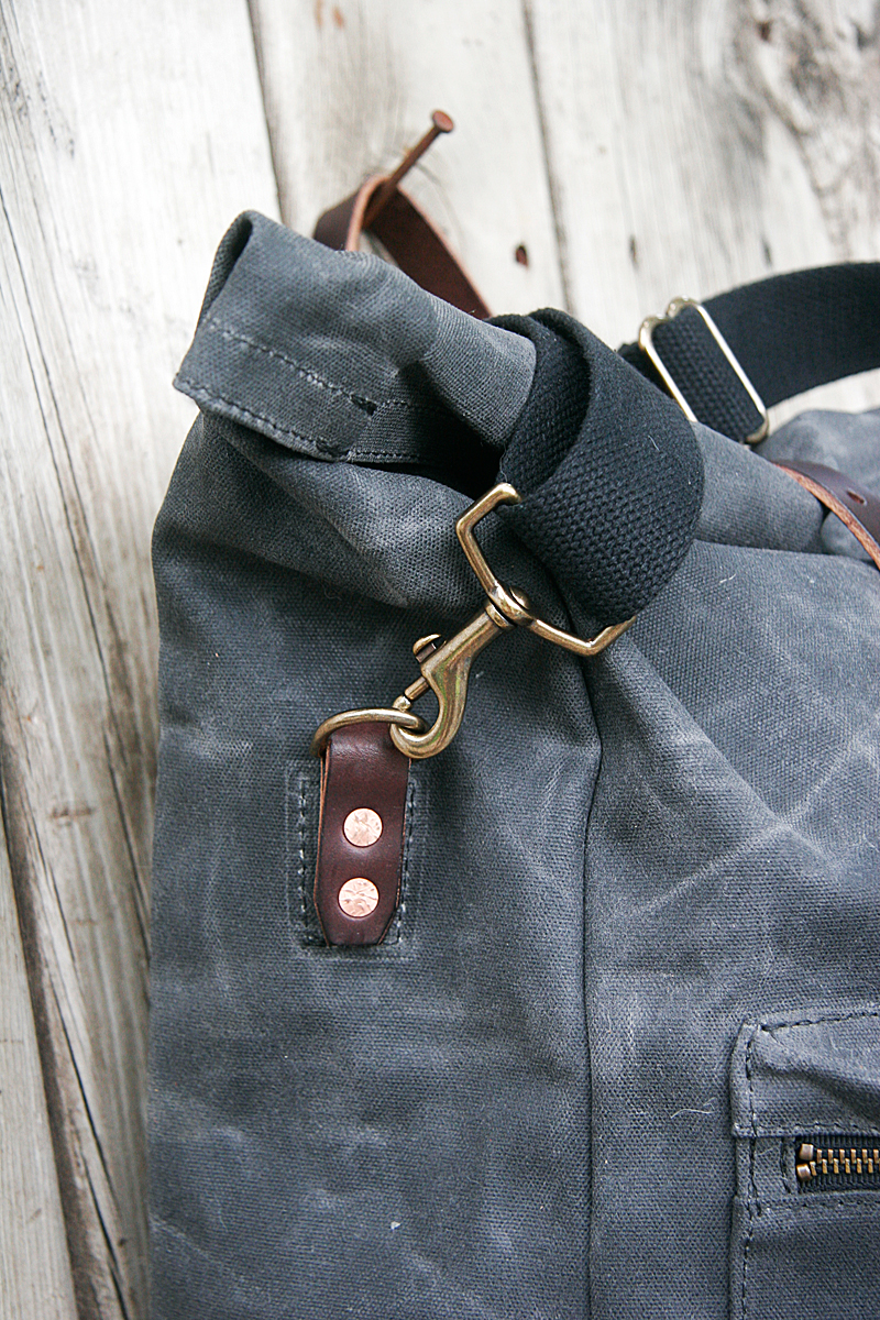 Isabella-Pannier_Waxed-Slate_Shoulder-Strap-Side.jpg