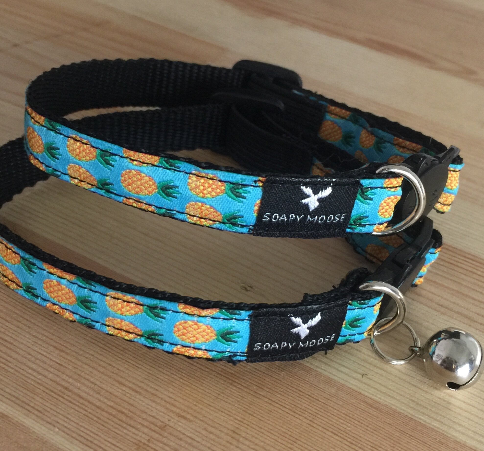 pineapple cat collar