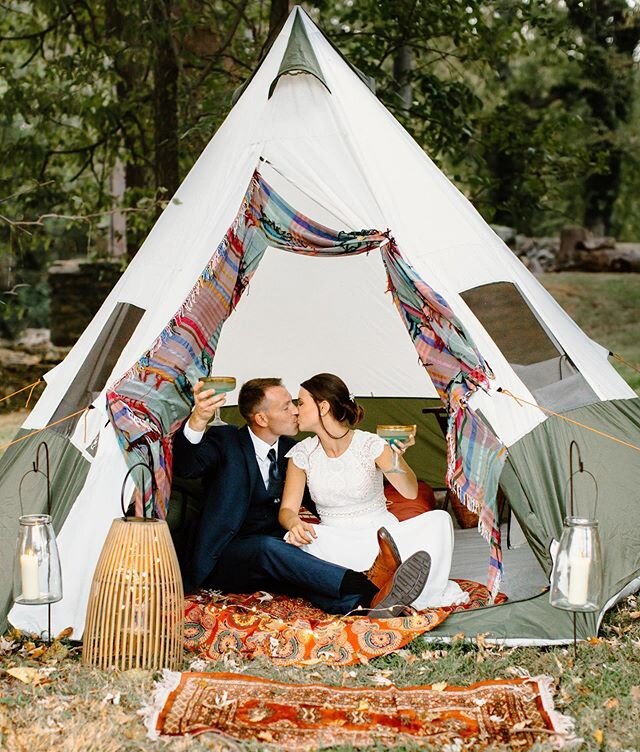 Do👏what👏you👏want👏 on your wedding day!! It&rsquo;s time you honor what is truest to you as a couple, and make it fun!! Ditch the things that feel weird, and celebrate the things that make you-YOU! Margaritas in a glamping tent, anyone? Ohhhh yes 