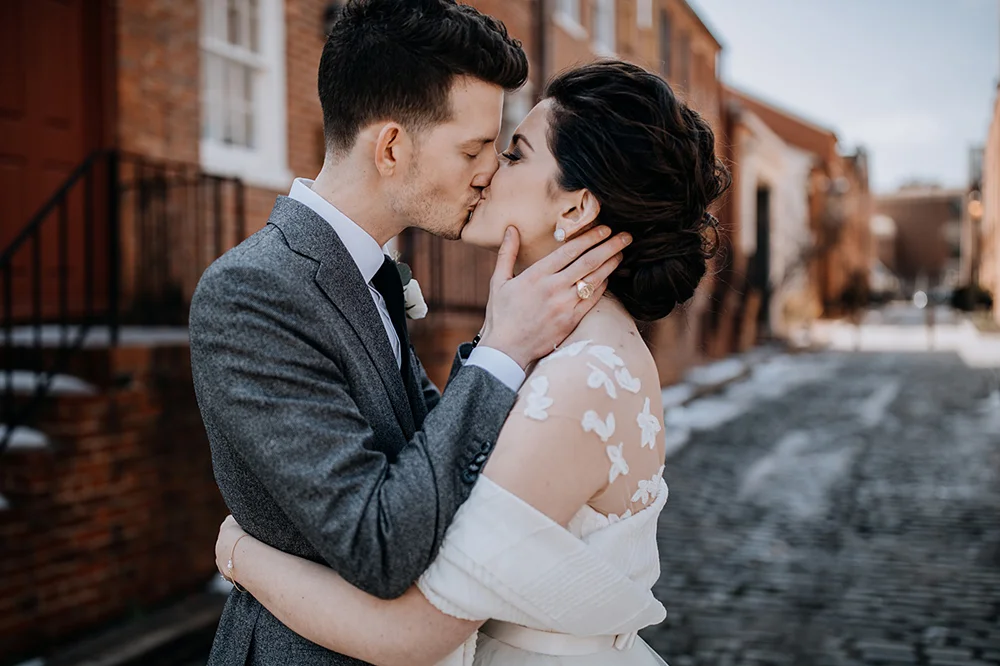 modern-baltimore-mill-house-wedding-12.jpg
