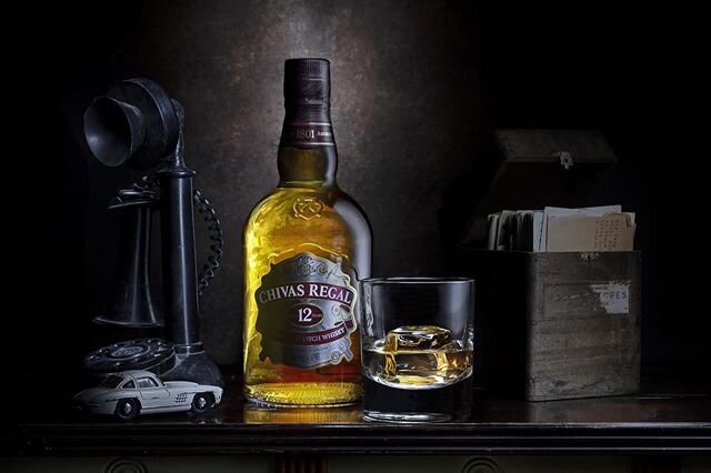 Chivas Regal
#sculptingwithlight #lightpainting #paintingwithlight #liquorphotography #chivasregal  #tabletopphotography #stilllifephotography #classic #drink