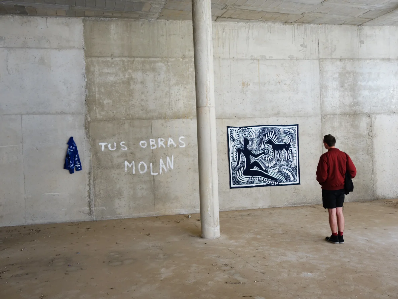 dog_spain_abandoned_building.jpg