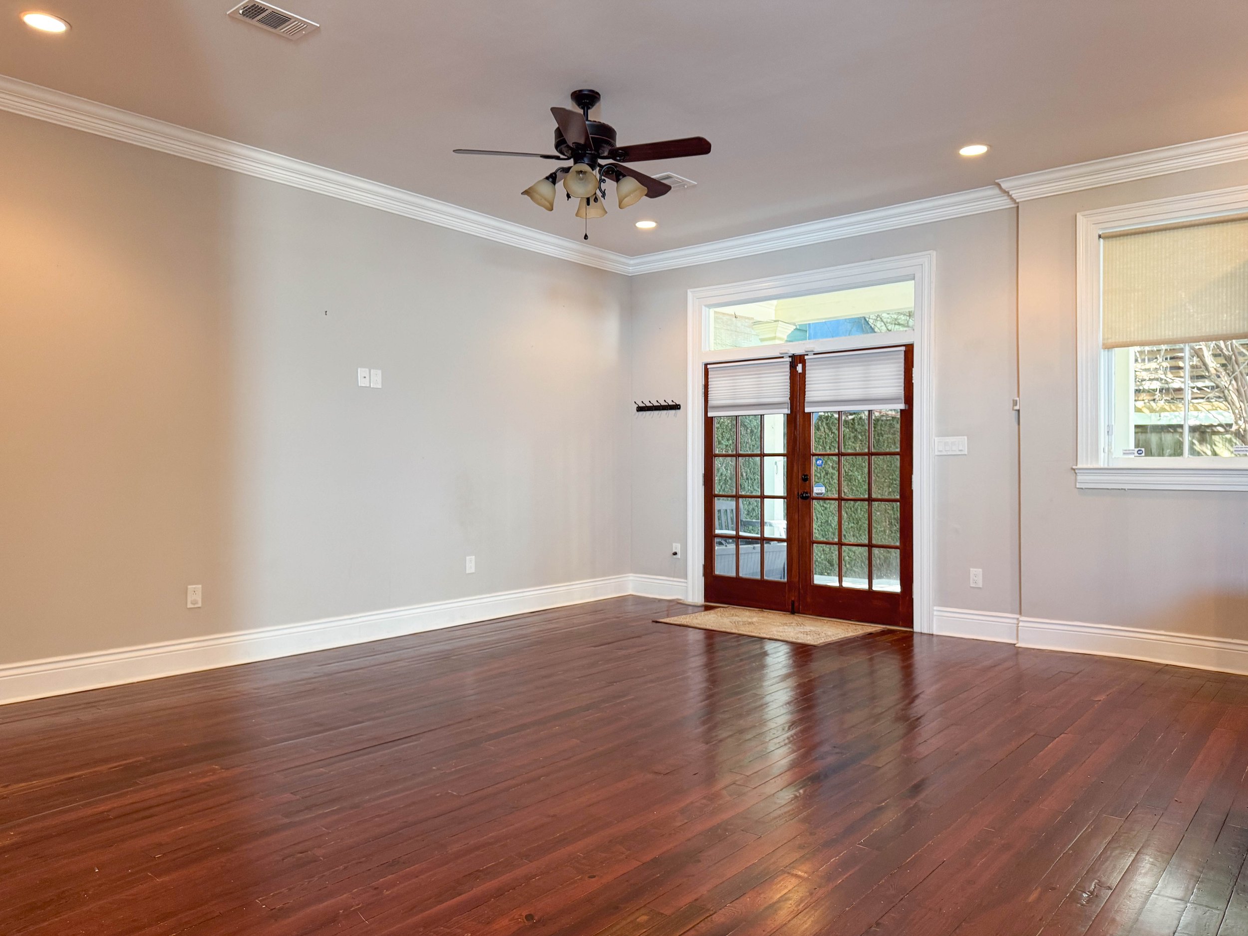 3141_Laurel_MLS_8.jpg