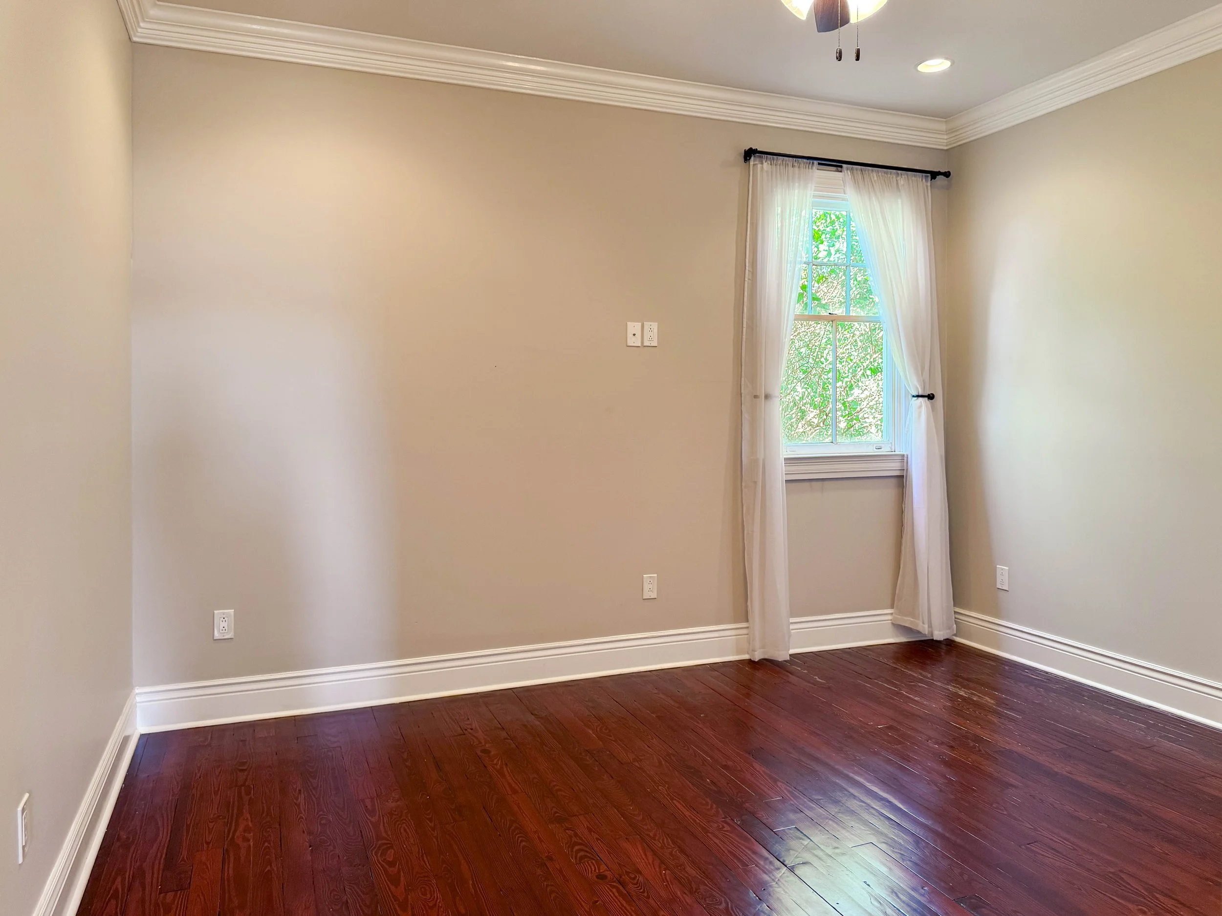 3141_Laurel_MLS_30.jpg