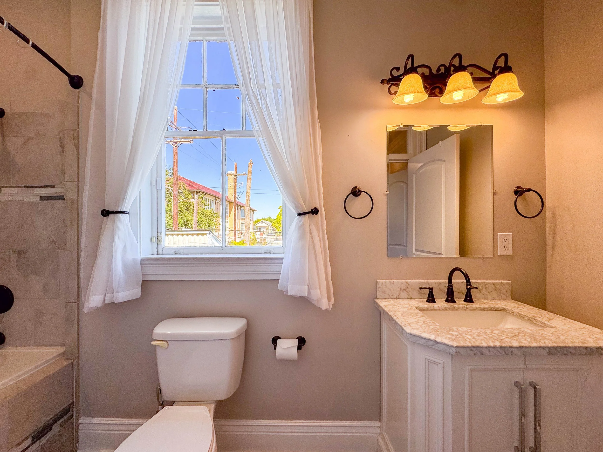 3141_Laurel_MLS_33.jpg