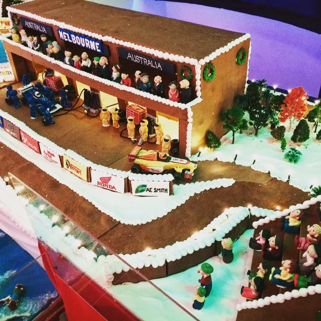 gingerbreadvillagebyepicure02.jpg