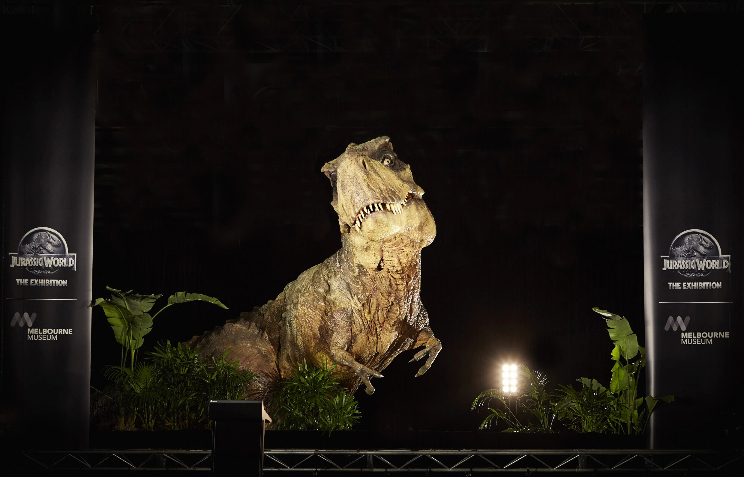 JurassicWorld01.jpg