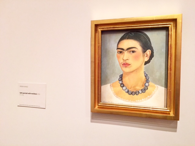 Frida Kahlo - Self-portrait with necklace 1933 - photo @busycitykids