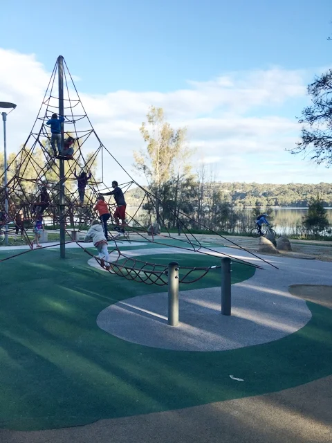 narrabeenlagoon02.jpg