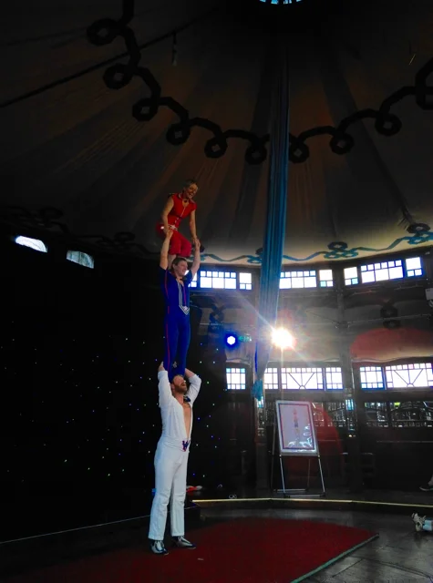 circusoz3speedcrunchbox04.jpg