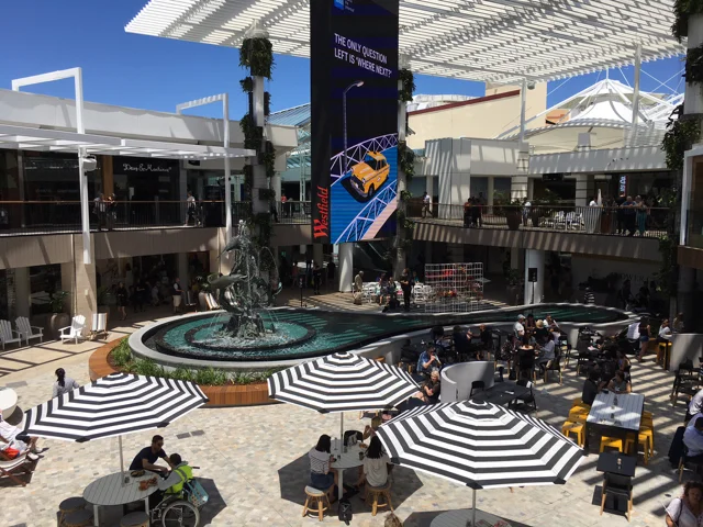 warringahmallsydney01.jpg