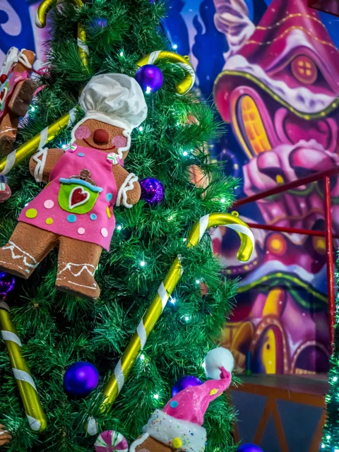santasmagicalkingdom08.jpg