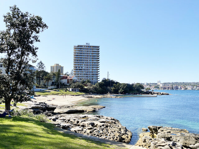 Fairlight Beach - Photo Credit: @busycitykids