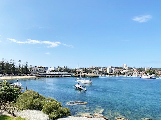 Manly Cove Beach Area - Photo Credit: @busycitykids