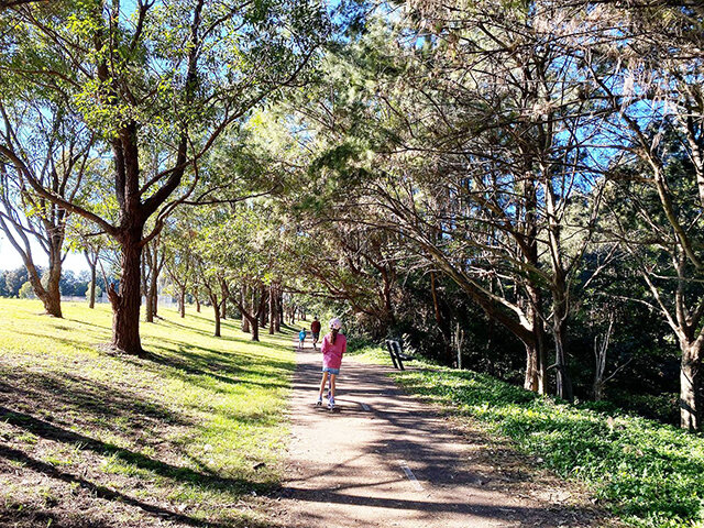 Harbord Road end, start of John Fisher Park - Photo Credit: @busycitykids