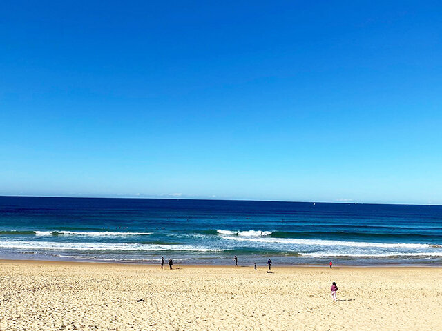 North Curl Curl Beach - Photo Credit: @busycitykids