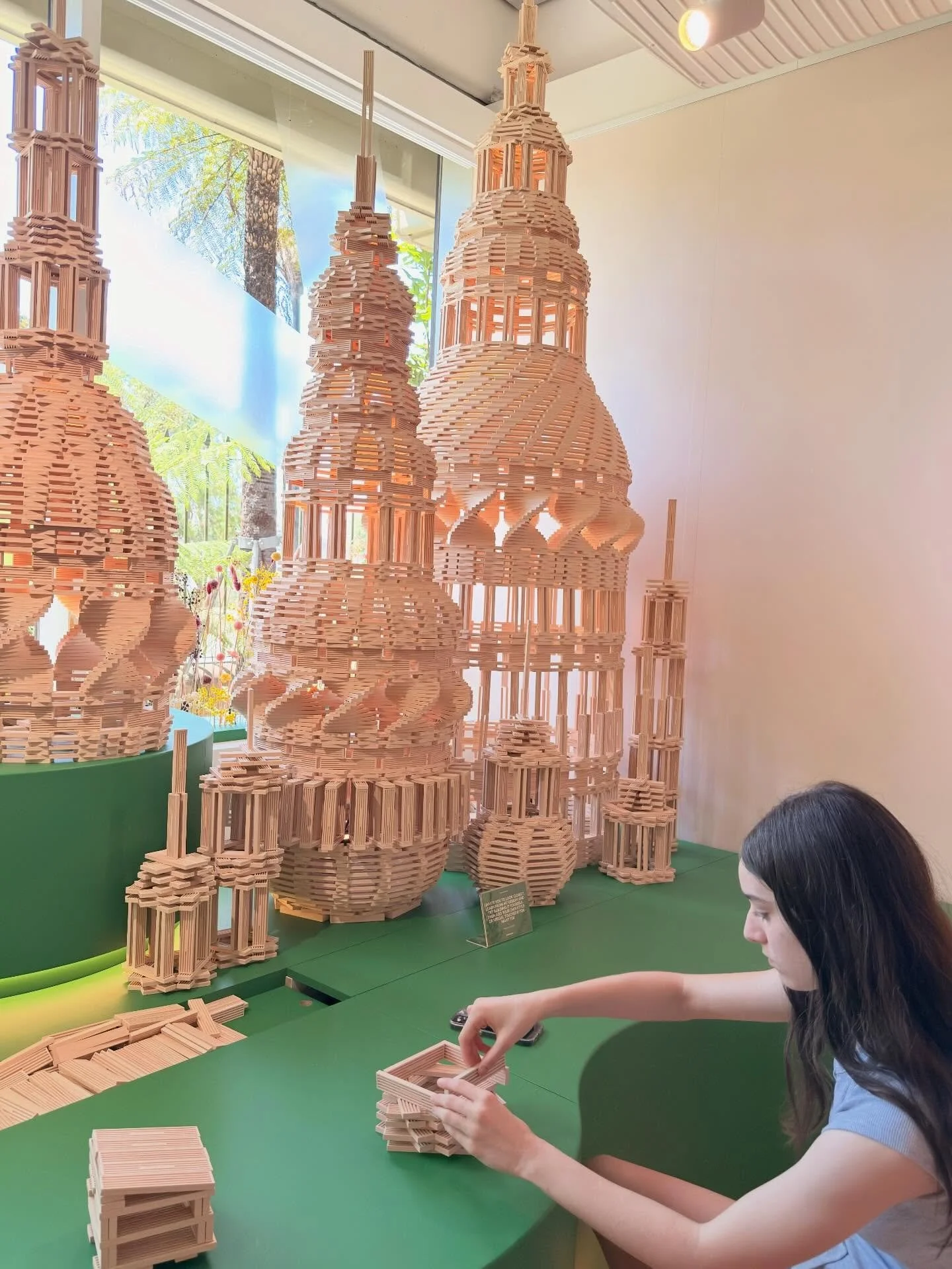 #Sydney REVIEW - City of Wonder: Wildflower Edition at The Garden Gallery, Royal Botanic Garden Sydney - On until 31 January 2026.
We headed into the city on Thursday for a first look at &lsquo;City of Wonder: Wildflower Edition&rsquo; by @kidwonderp