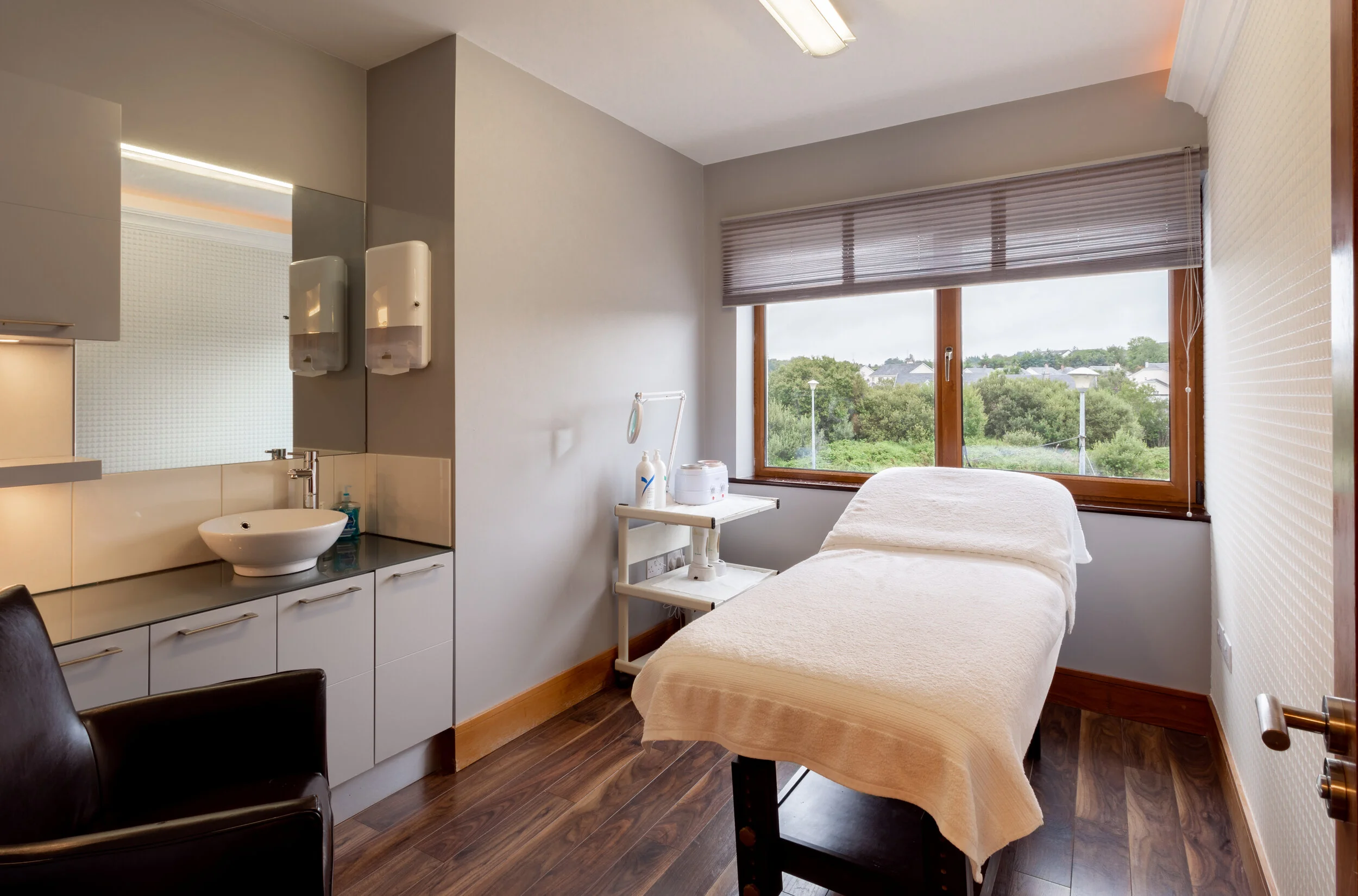 Waxing room Elysium 2021.jpg