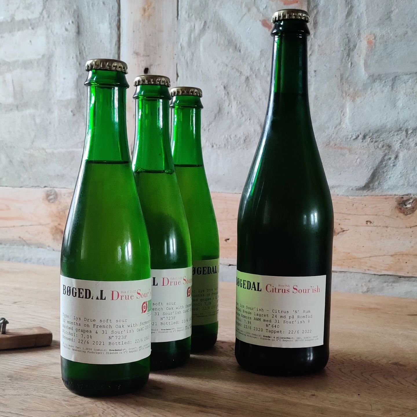 Mine favoritter
Drue sour'ish - &oslash;l uden humle fadlagret p&aring; egetr&aelig; med fermenterede biodynamisk druer. Smager mere som en cider end en &oslash;l🪄
Citrus sour - hvede&oslash;l fadlagret p&aring; et romfad og blevet til en orangevin?