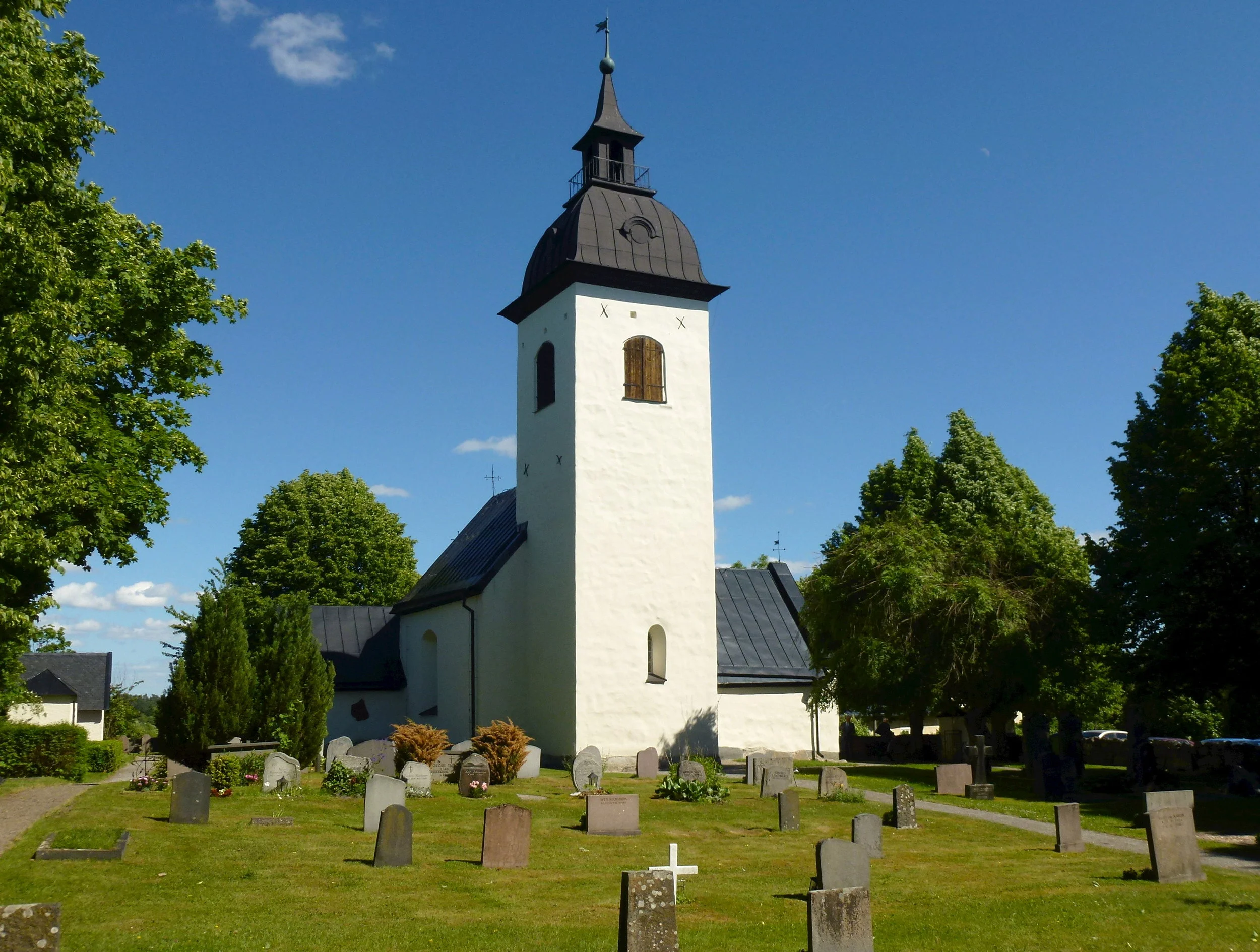 Hilleshög kyrka på Ekerö. Bataljonspastor Lennart Sydhoff blev senare kyrkoherde för Sånga, Skå, Färentuna och Hilleshög på Ekerö. Foto: Holger Ellgaard. CC-BY-SA-3.0.