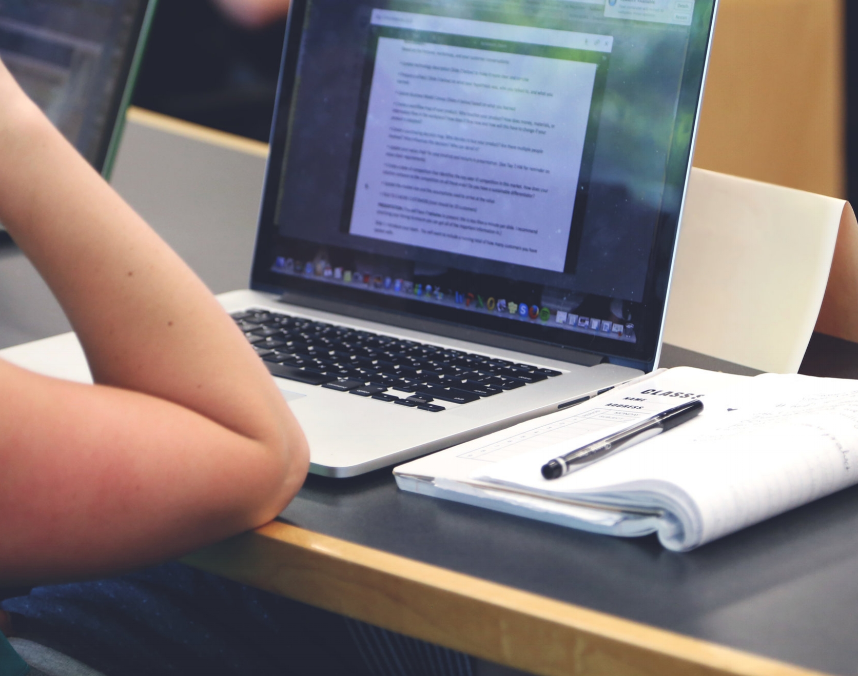 notes-macbook-study-conference.jpg