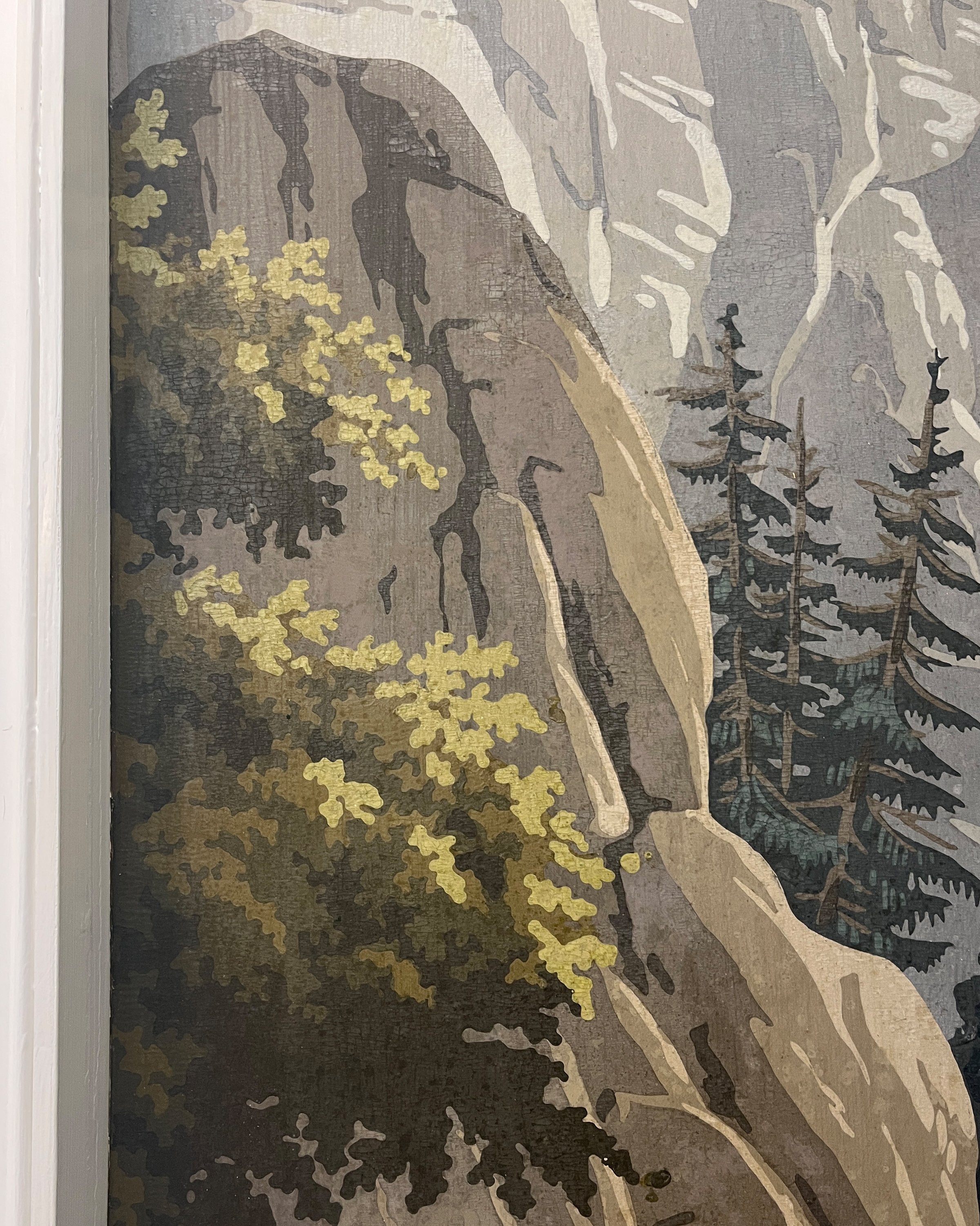 Antique War of Independence wallpaper after restoration