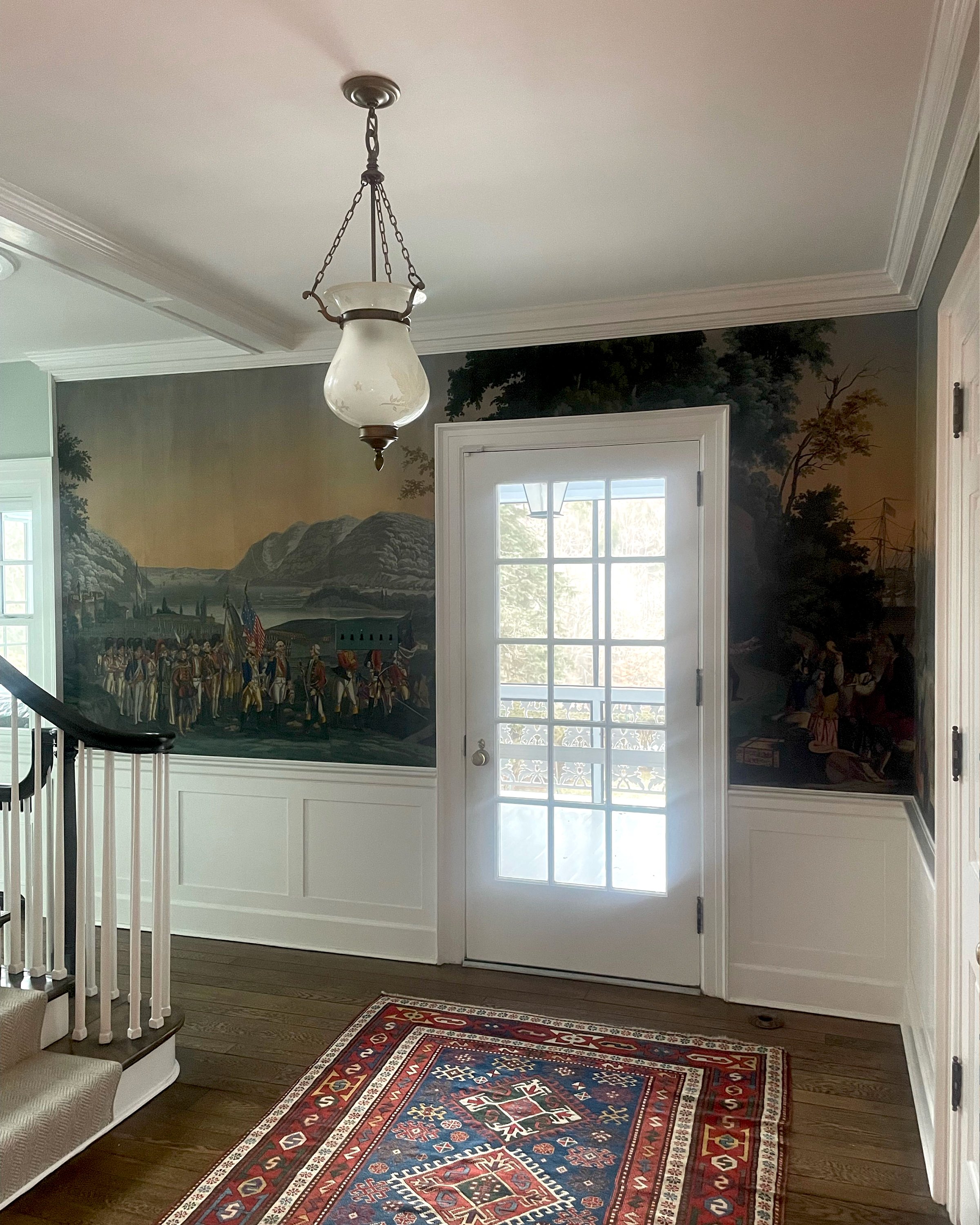 Antique War of Independence wallpaper before restoration