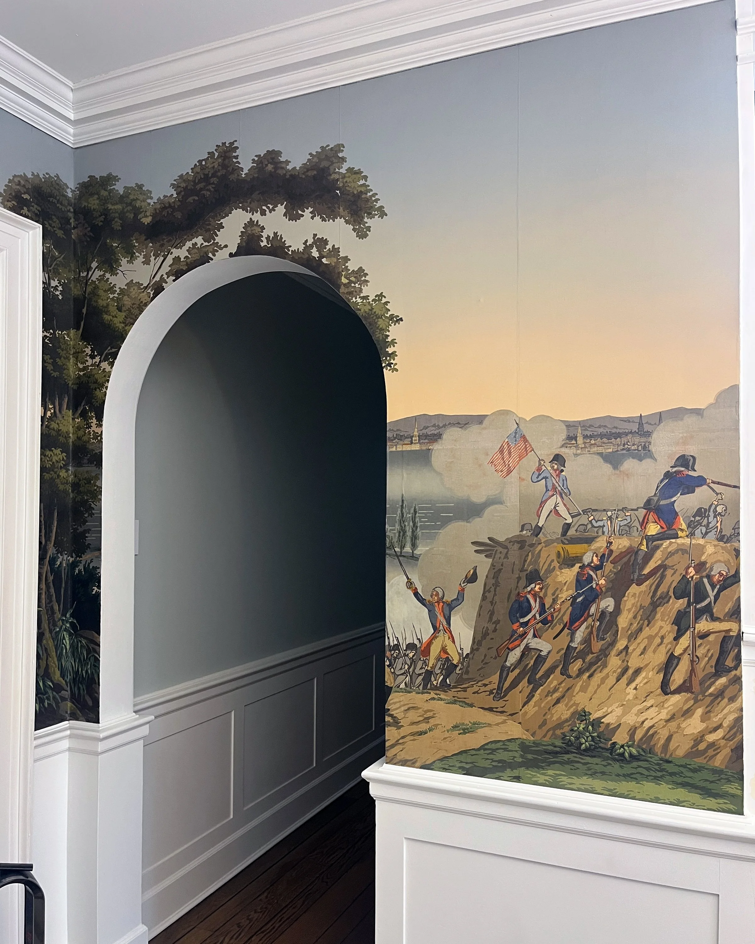Antique War of Independence wallpaper after restoration