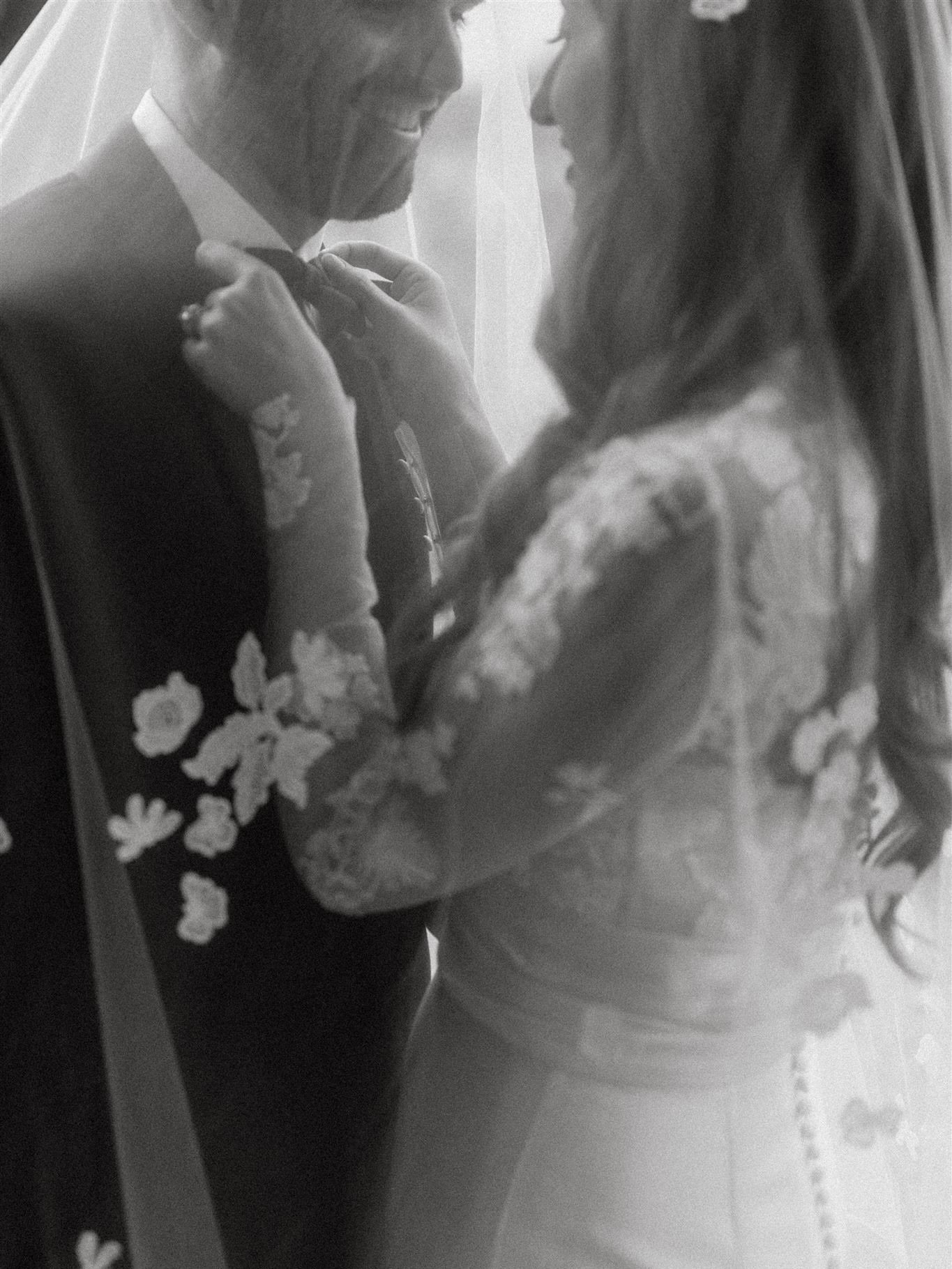 The sweetest little moments on Morgan and Justin&rsquo;s wedding day. #newenglandweddingphotographer #glenmagnawedding #newenglandwedding