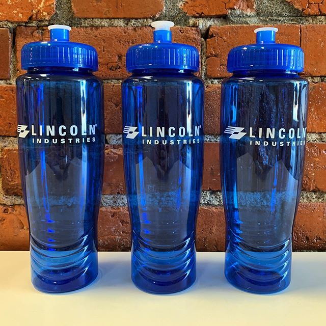 Hydration tools.
#customwaterbottles #promomerch #promoitems #screeninkne