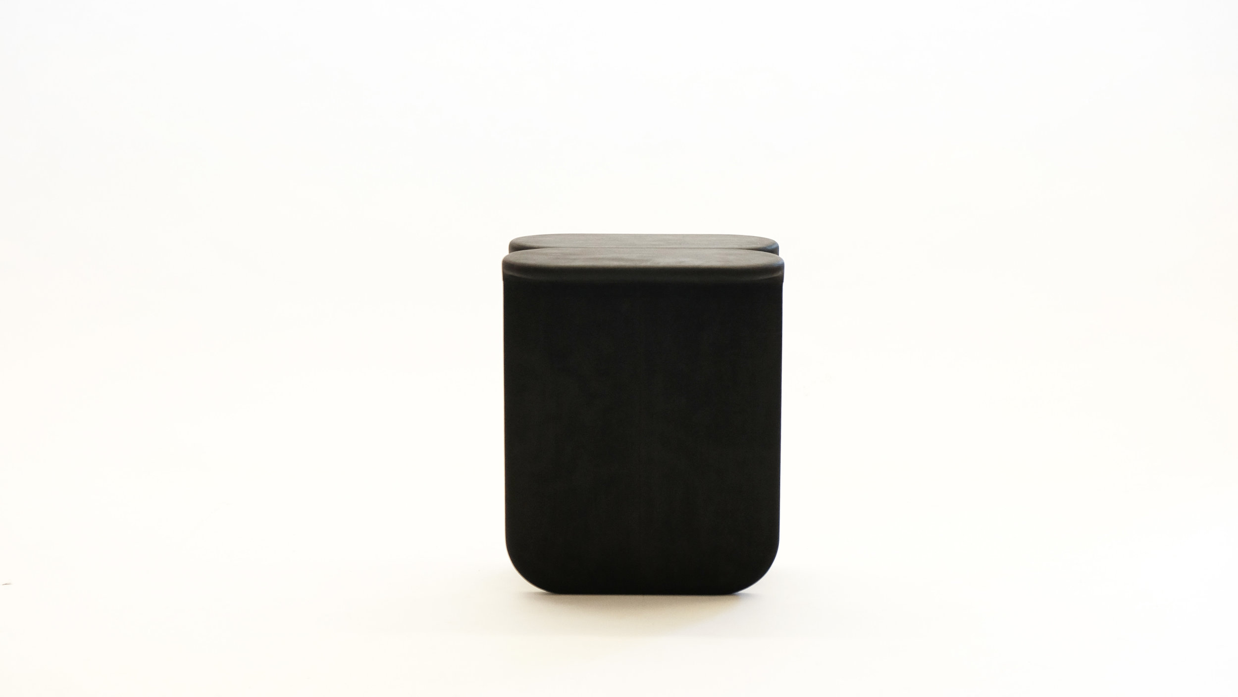 stool_bone_04c_loicbard.jpg
