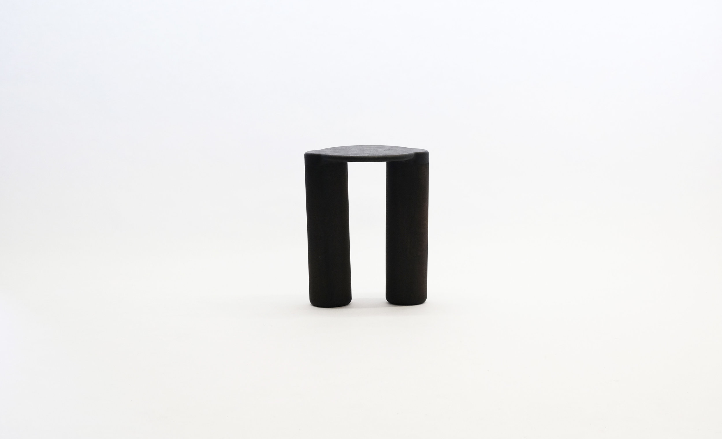 stool_bone_05a_loicbard.jpg