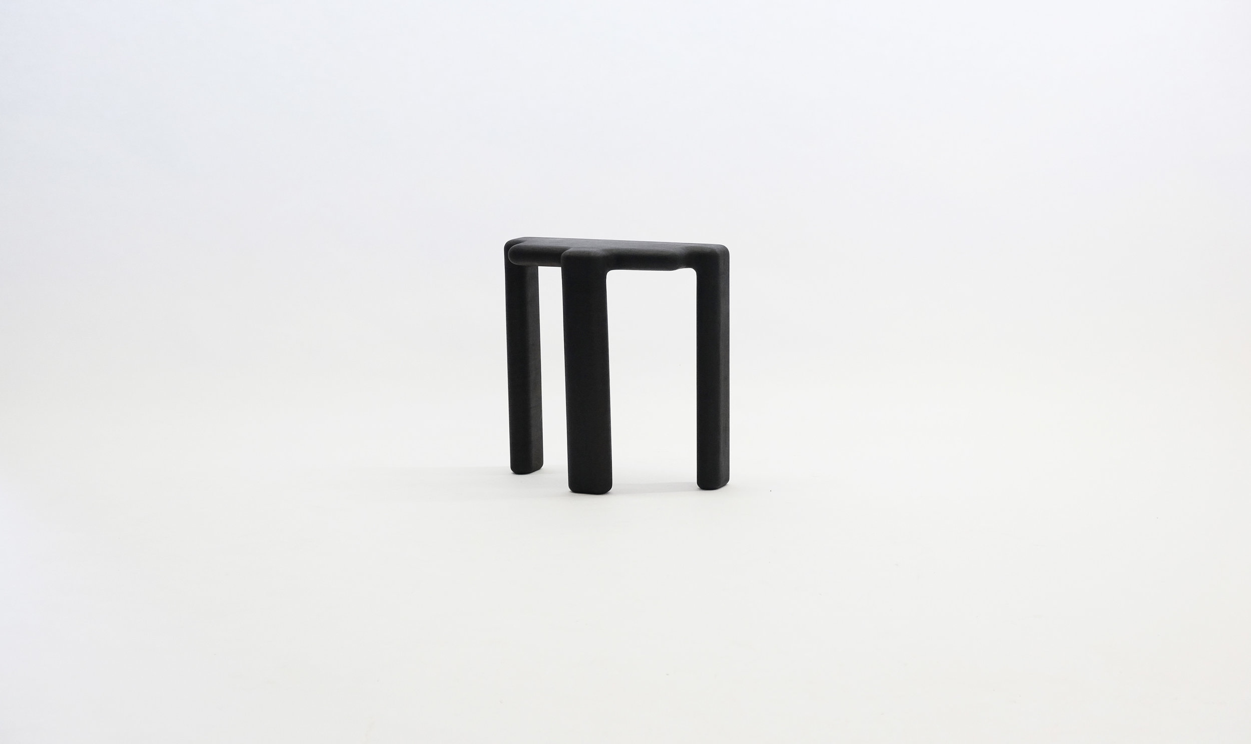 stool_bone_06a_black_loicbard.jpg